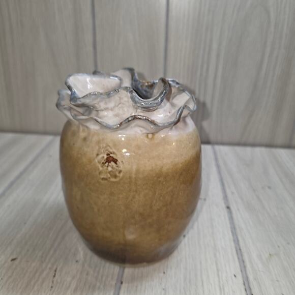 Vtg Hand Turned Studio Art Ruffle Top 7" Handmade Flower Vase Artist Signature - Picture 4 of 6